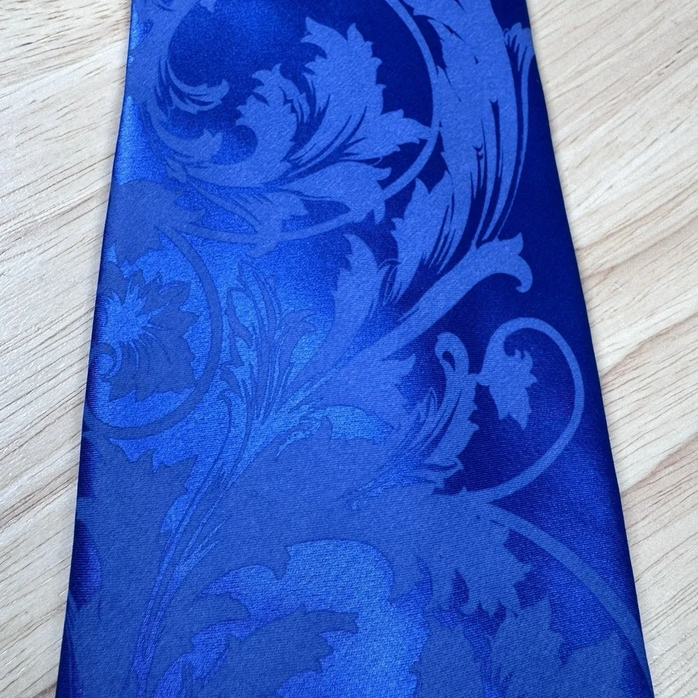 Vtg Gianni Versace Tie Blue Floral Satin Sophisticated Luxury Elegance Old Money